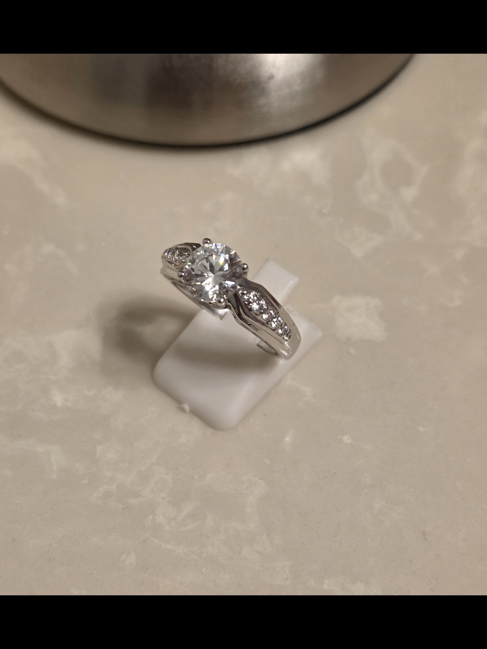 Classic Solitaire Round Cubic Zirconia Engagement Ring Size 8 - Picture 4 of 10